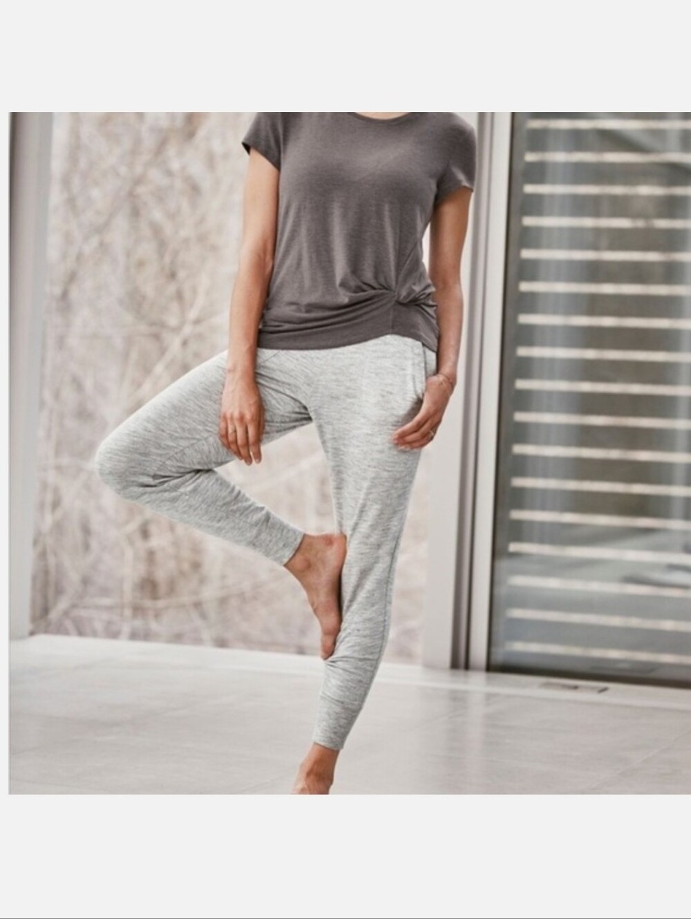 VGC Athleta Light Gray Drawstring Jogger Pants XS